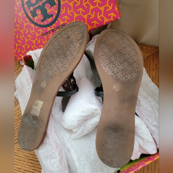 Tory Burch Mini Miller Leather Flat Thong - Picture 5 of 6